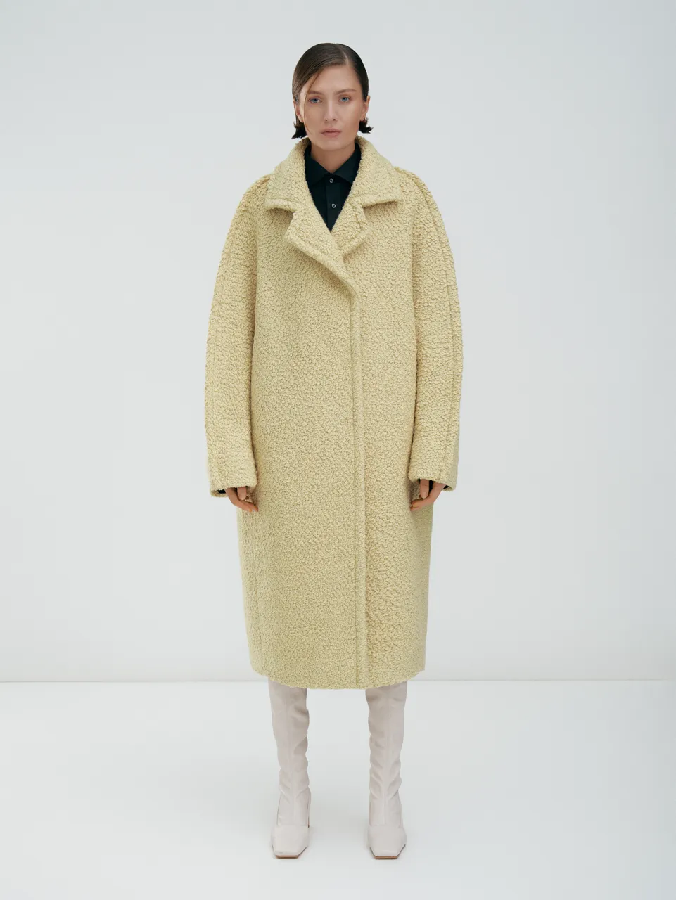 BUCKLED WOOL COAT