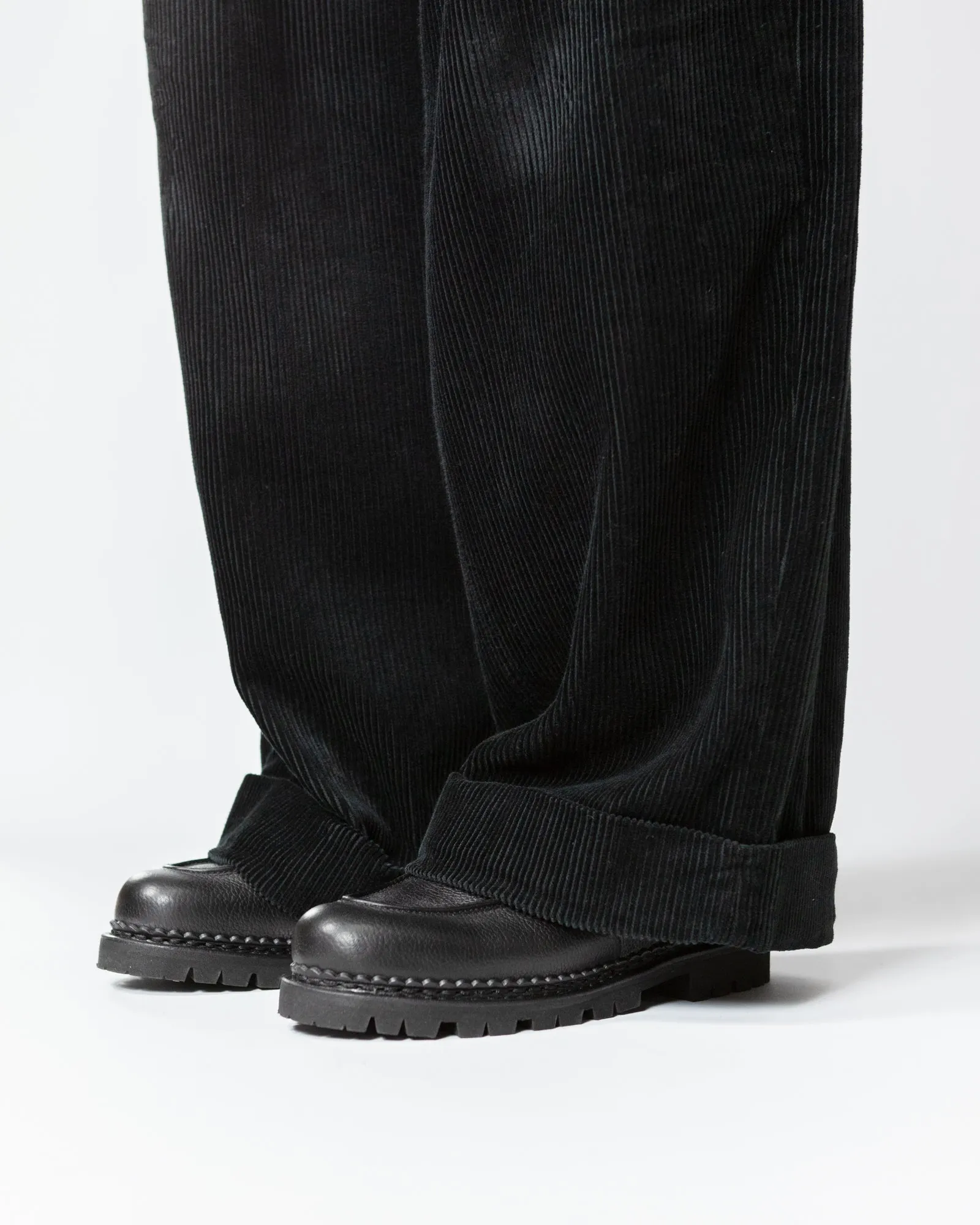 Oxford Pant –Black 8W Corduroy