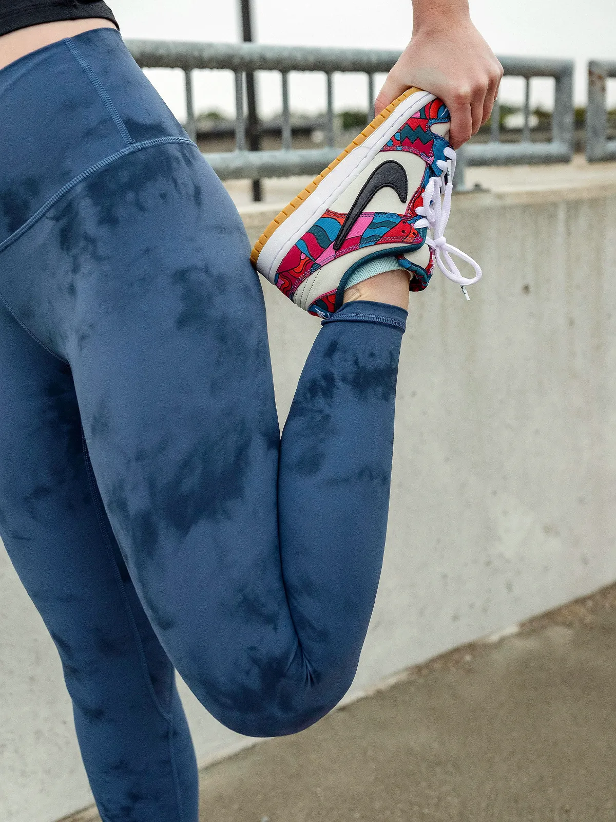 The Melle Blue Tie Dye Legging