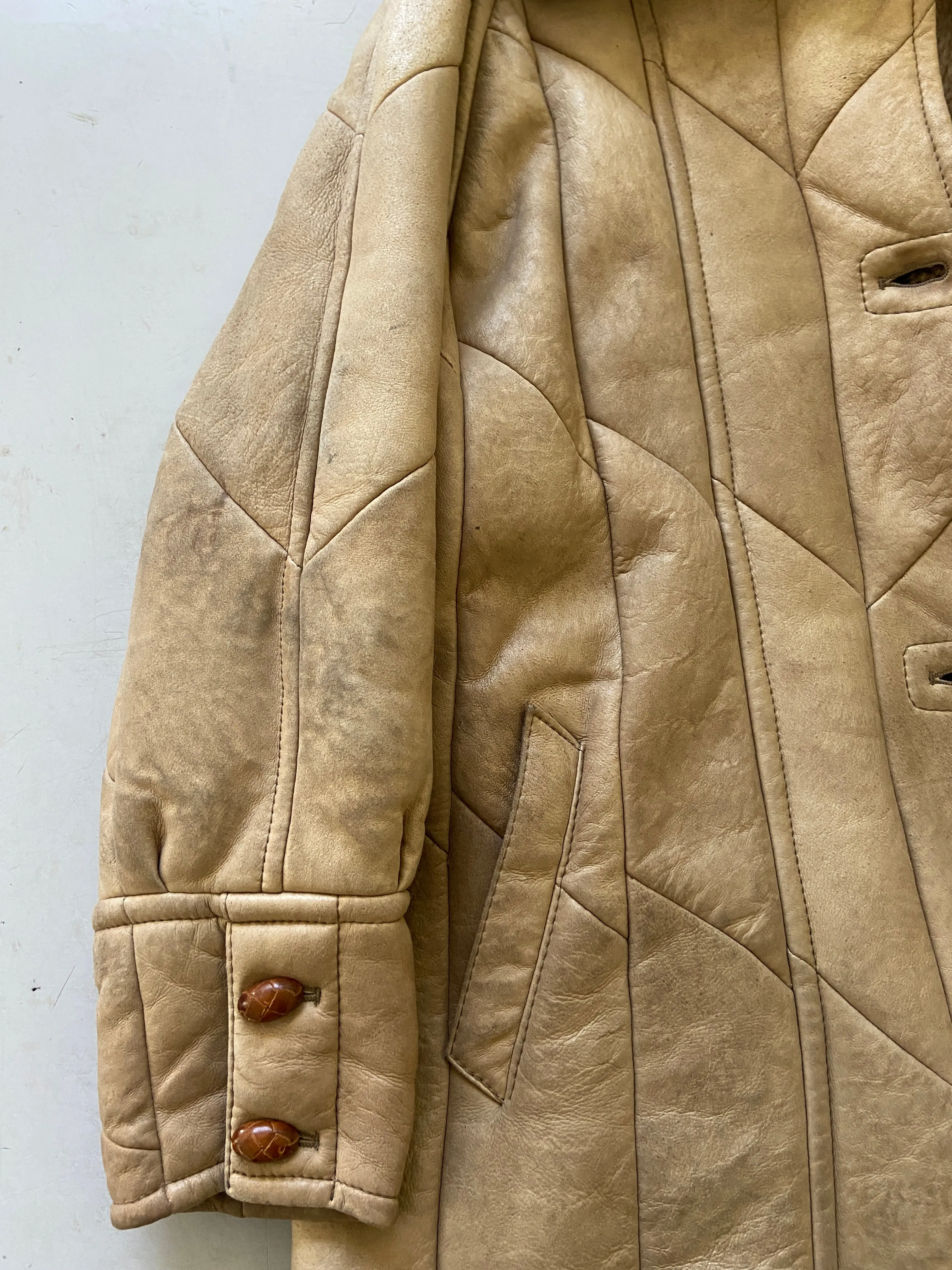 Vintage 80's Women Sheepskin Coat in Beige