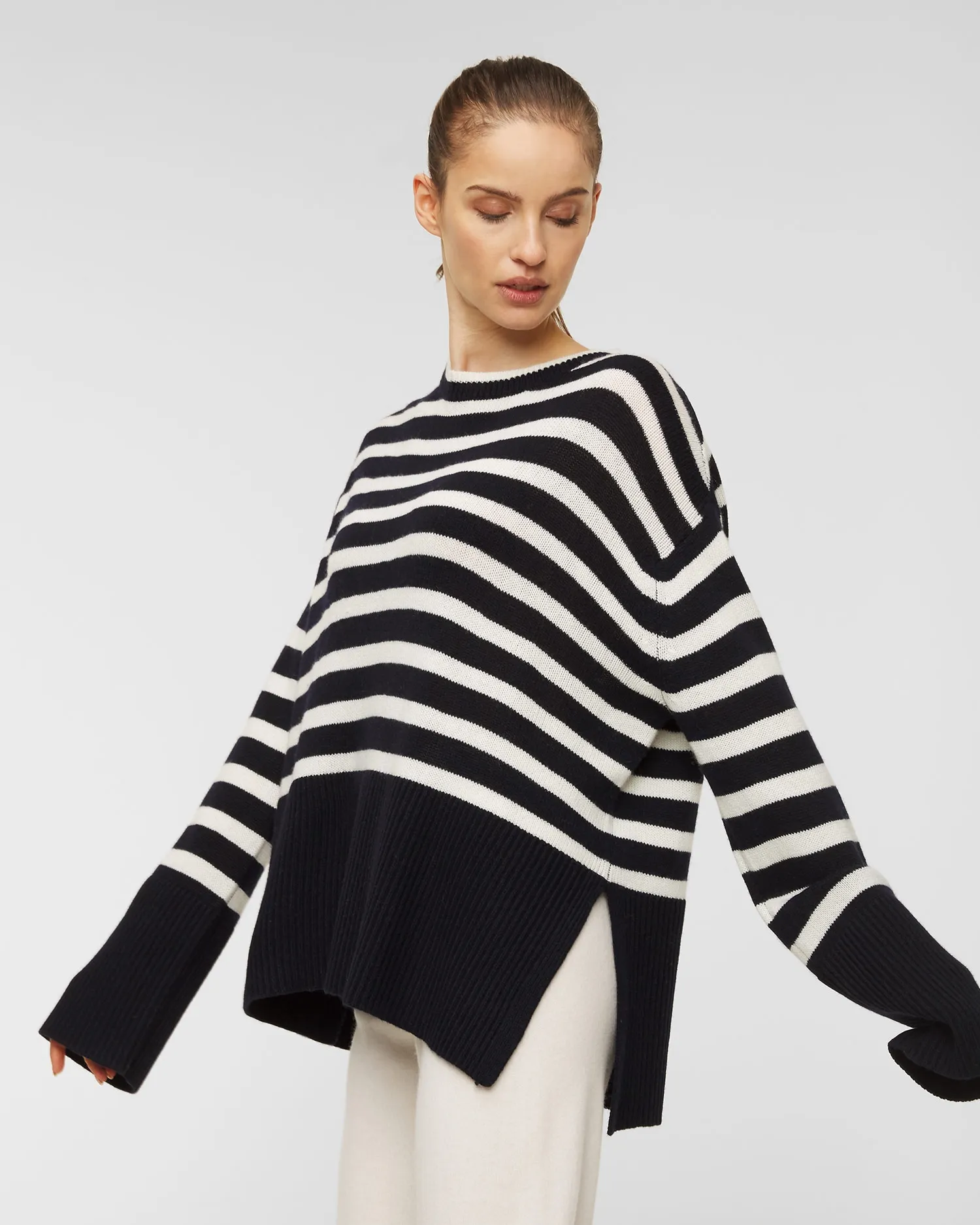 Woolen sweater Allude 23217091-14-40