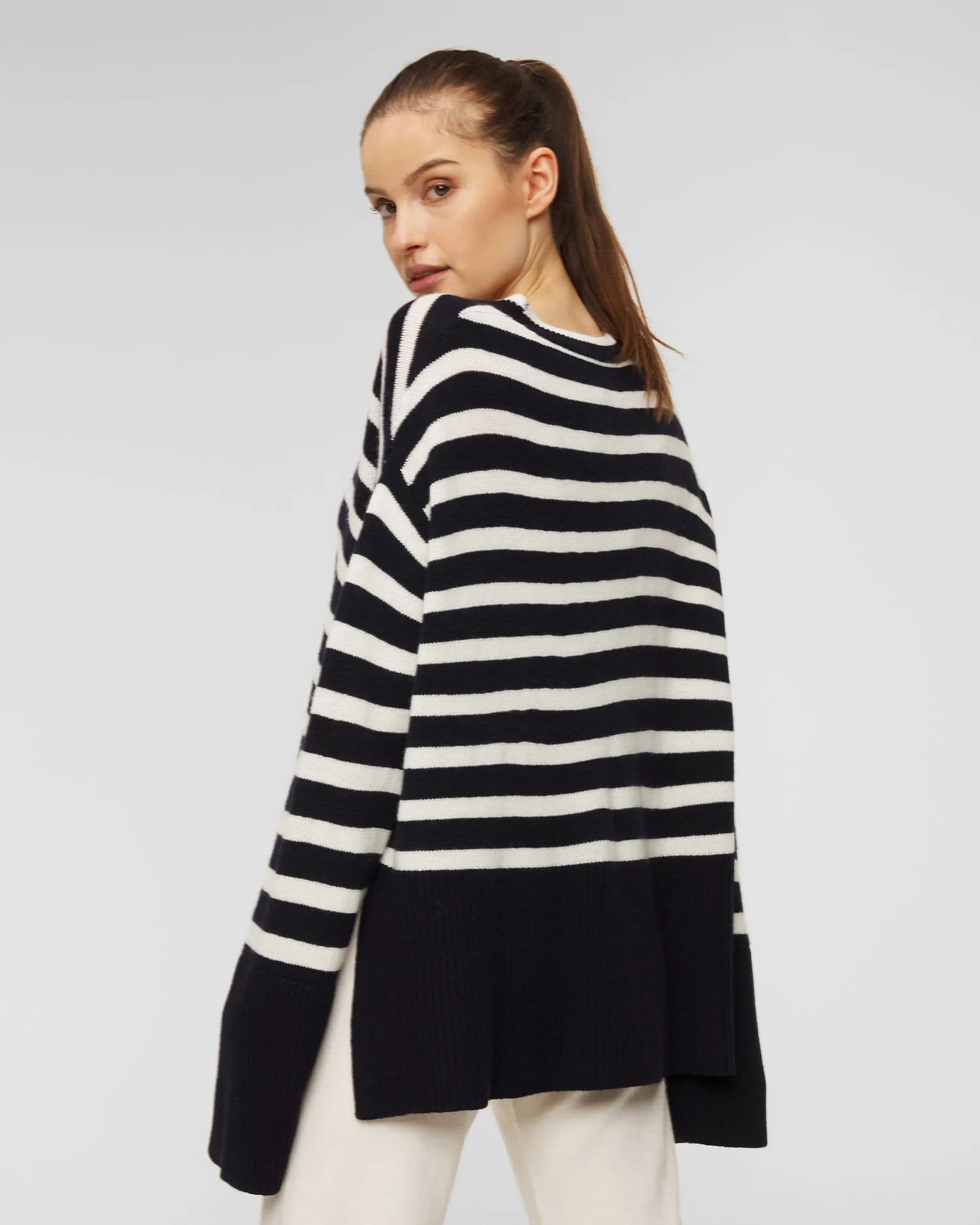 Woolen sweater Allude 23217091-14-40